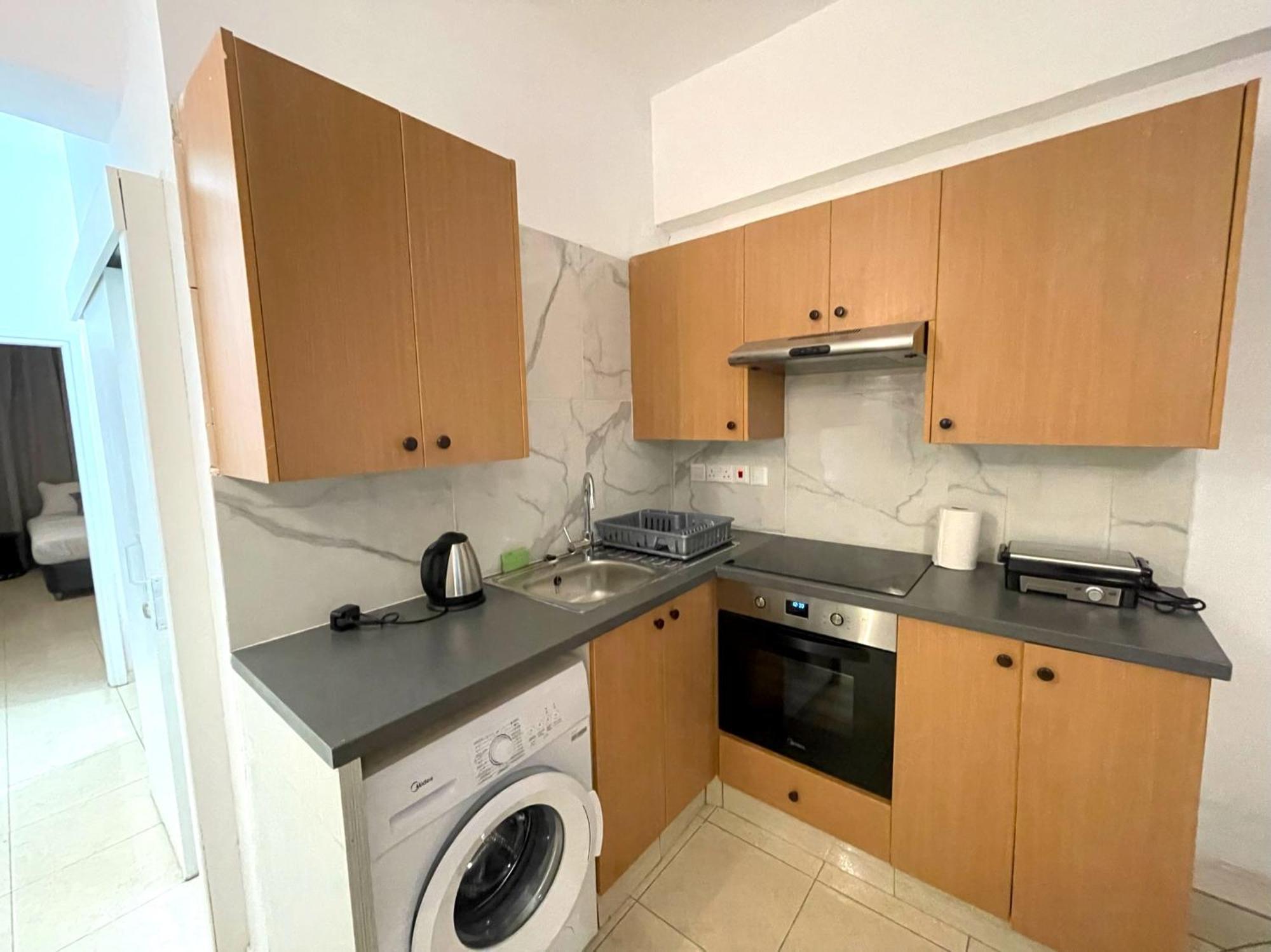 Queen Regina Suites By Platform 357 Λευκωσία Εξωτερικό φωτογραφία